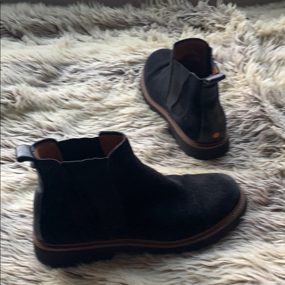 Samual Hubbard 24 Seven Suede Ankle Boots Vibram